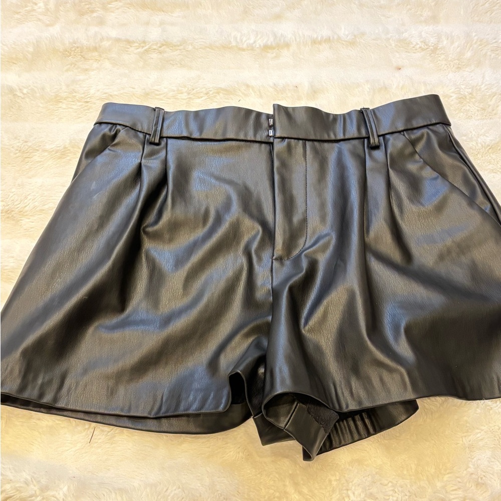 Zara Black High Waist Women Shorts - Picture 9 of 9